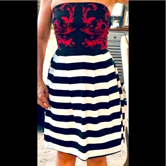 Strapless damask & striped dress - Picture 2 of 4